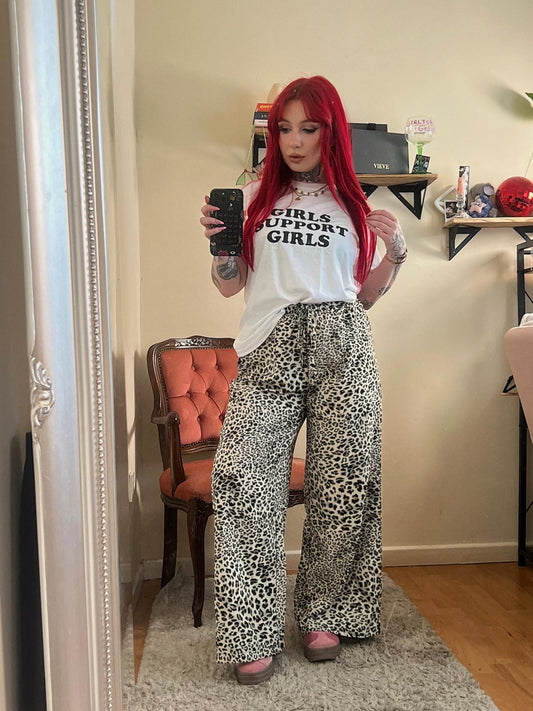 GIRLS SUPPORT GIRLS TEE