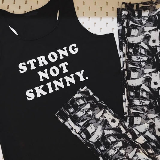 STRONG NOT SKINNY GYM SET